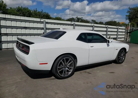 2023 Dodge Challenger R/T z USA, uszkodzony, nr VIN 2C3CDZBT4PH681027